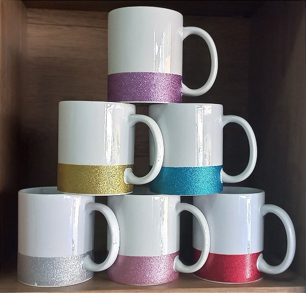 Caneca branca com glitter na base