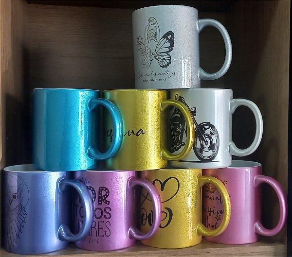 Caneca colorida com glitter espelhada