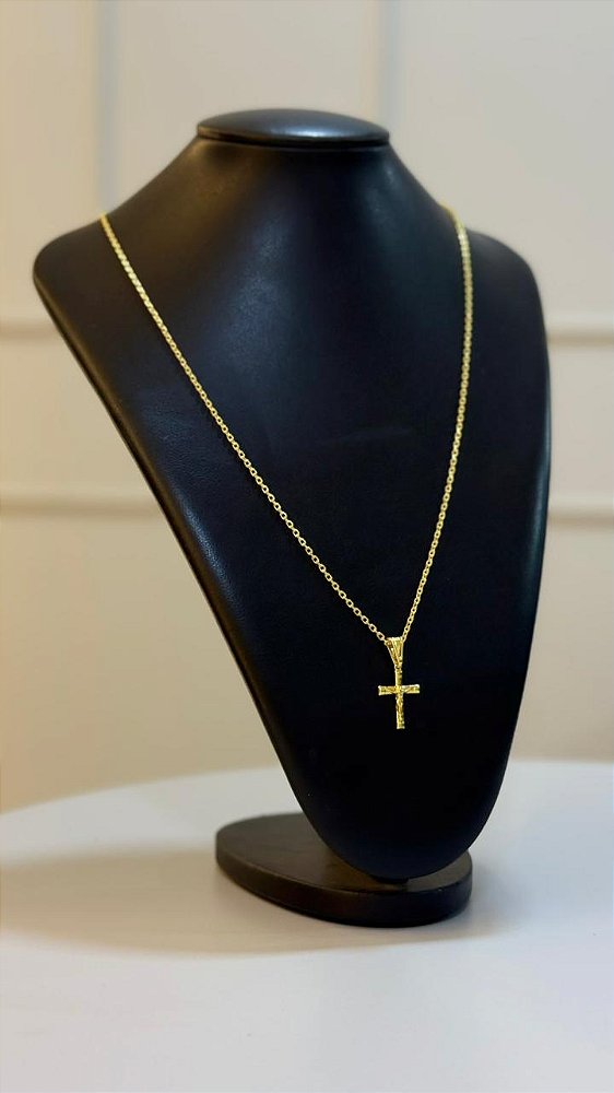 KIT CORRENTE CADEADO QUINA DE 2MM + PINGENTE CRUZ COM CRISTO