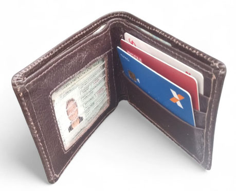 Carteira Masculina Em Couro Legítimo Com Proteção Anti- Furto Ref. 7009