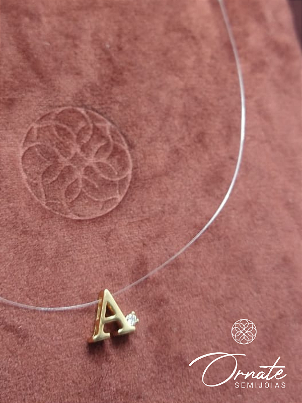 Colar Letra "A" com Fio Invisível