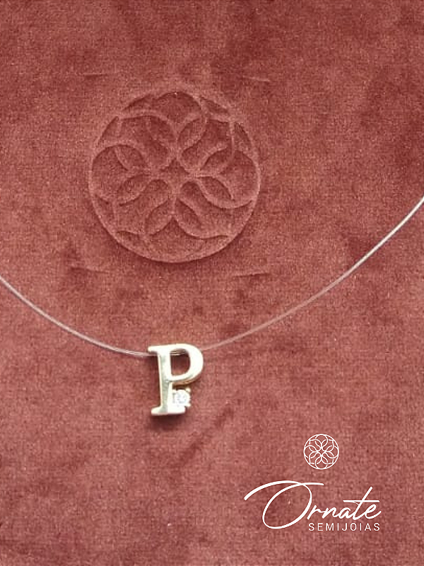 Colar Letra "P" com Fio Invisível