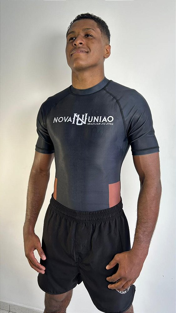Rashguard NU Manga Curta | Marrom