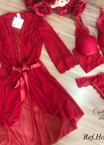 HOBBY DE LUXO COM RECORTES EM RENDA E CORPO EM TULE !