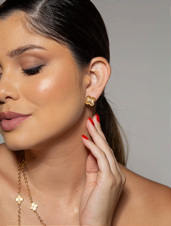 Brinco trevo banho ouro 18k