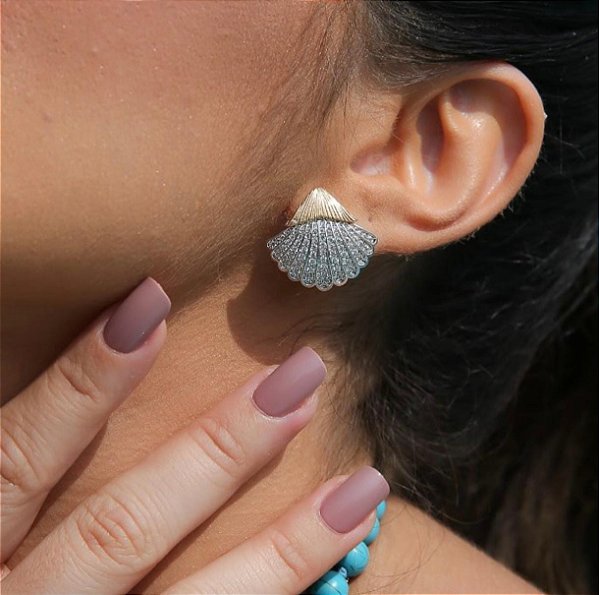 Brinco concha banho ouro 18k
