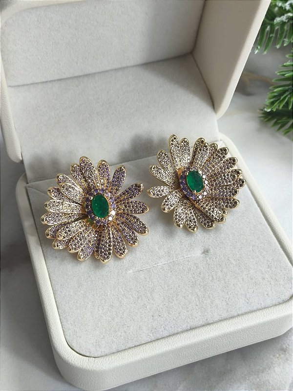 Brinco flor LUXO cravejada banho ouro 18k