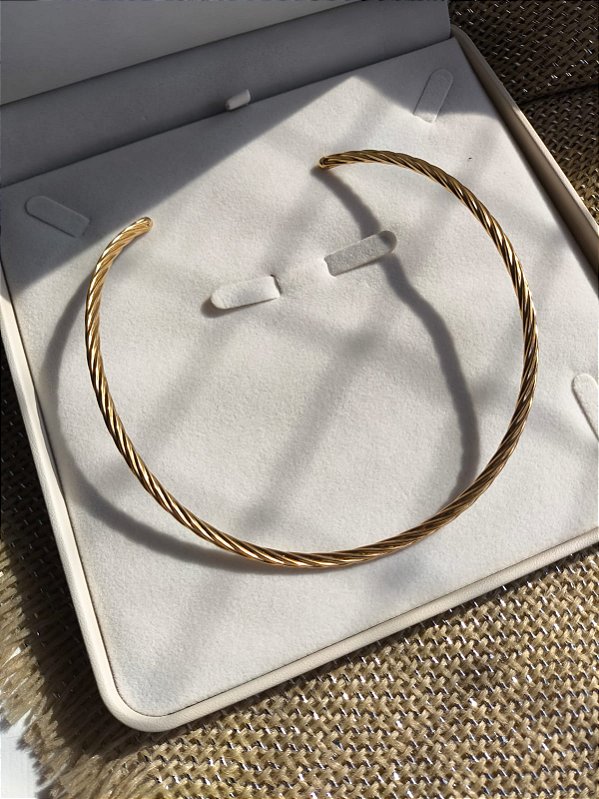 Colar de aro com banho em ouro 18k