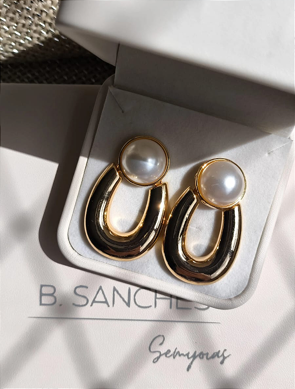 Brinco de perola banhado a ouro 18k