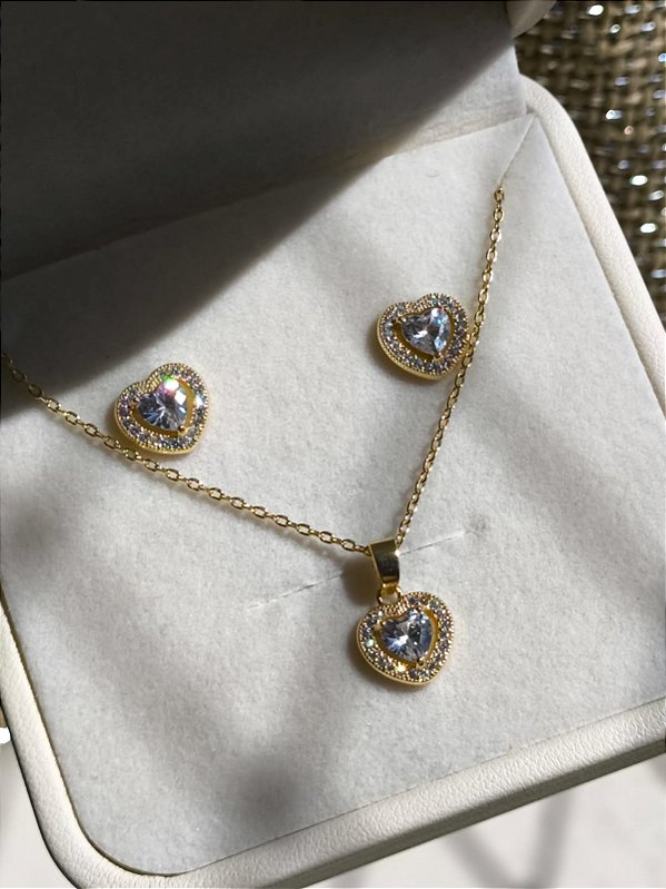 Conjunto coração cravejado banho ouro 18k