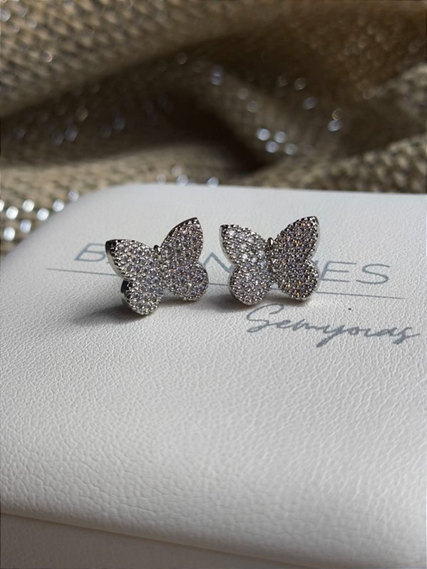 Brinco borboleta cravejado zirconia banho rodio branco