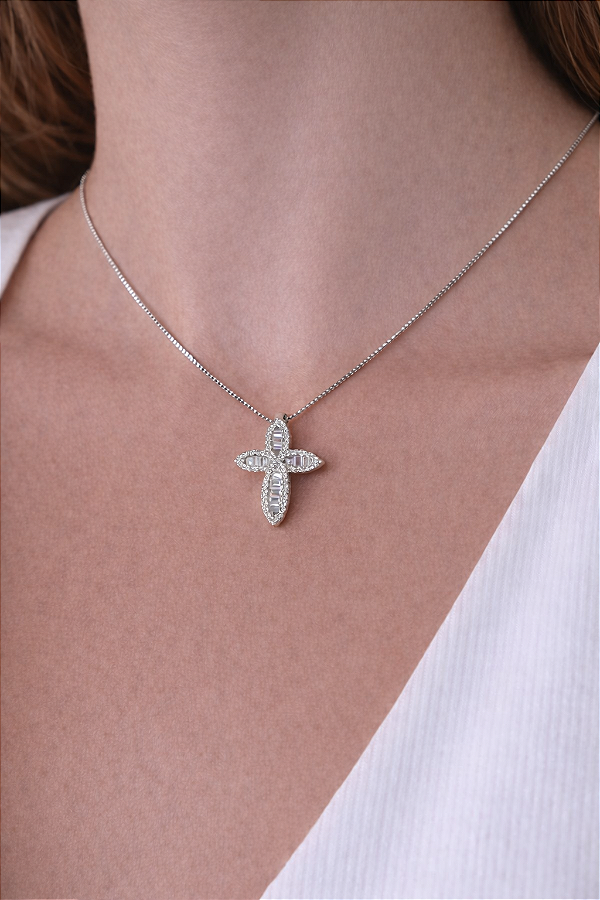 Colar de cruz no banho de rodio branco