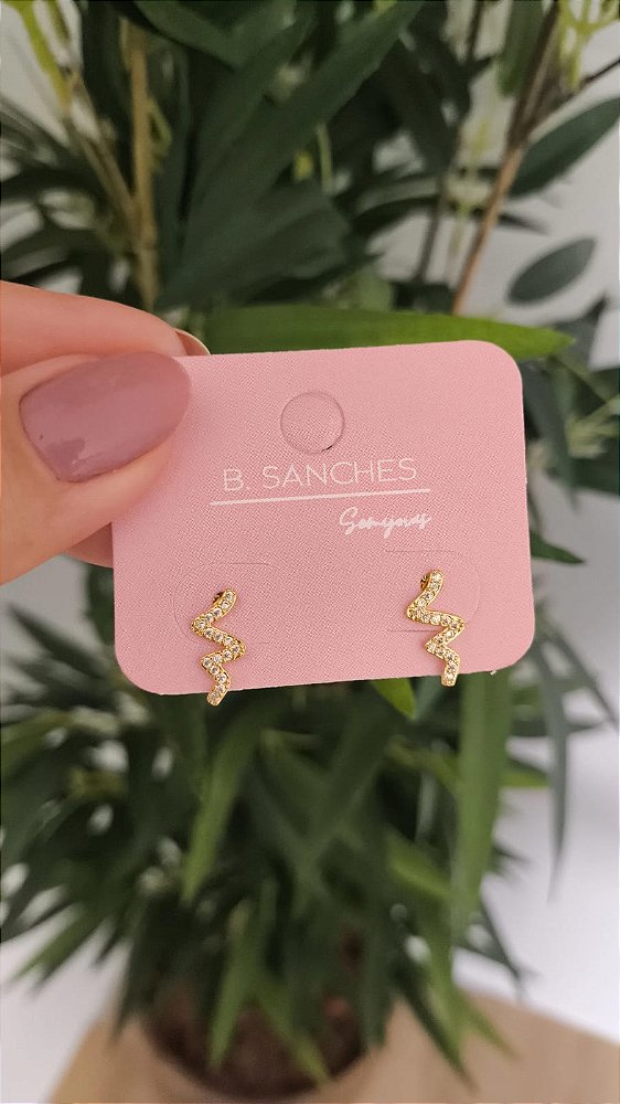 Brinco cravejado com zirconia banho ouro 18k