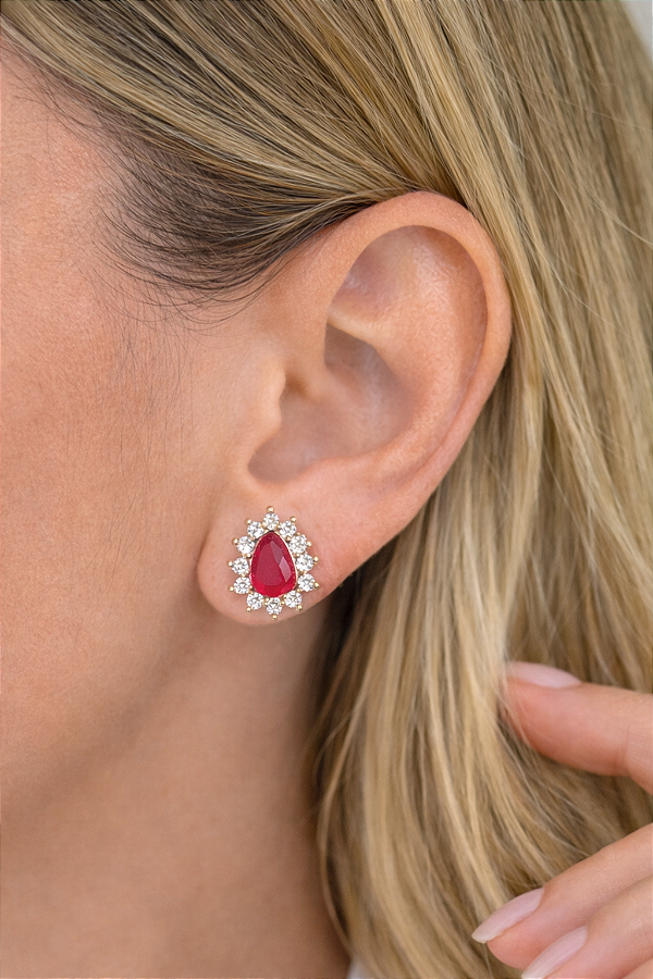 Brinco cravejado com zirconias banhado a rodio branco