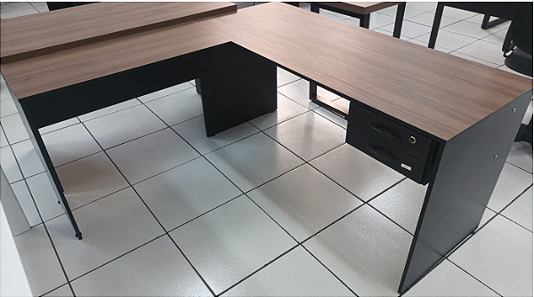 Mesa em L 15mm – amadeirada