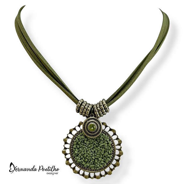 COLAR CURTO CORDÃO E MANDALA CASCALHO VERDE MILITAR 11880