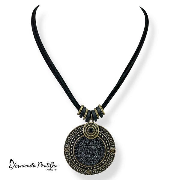 COLAR CURTO CORDÕES E MANDALA C/ CASCALHO PRETO 12476