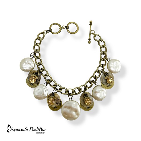 PULSEIRA C/ PÉROLAS, MADREPÉROLAS E BERLOQUES DOURADOS 12567