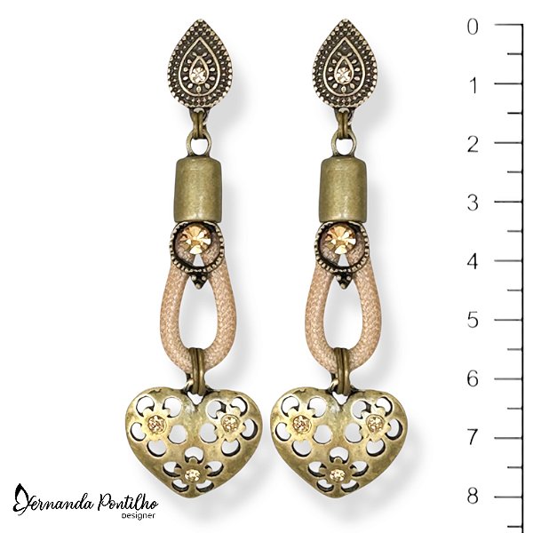 Brinco c/ gota de cordão, pto de luz e coração c/ strass - bege e dourado 12651