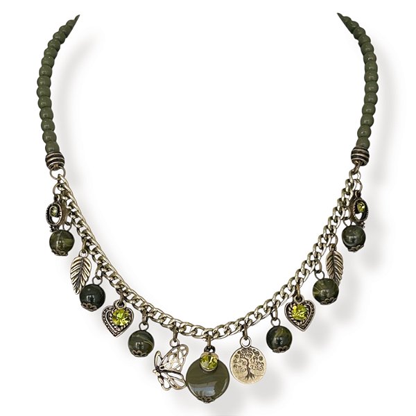 Colar curto c/ berloques e strass verde oliva - 12813