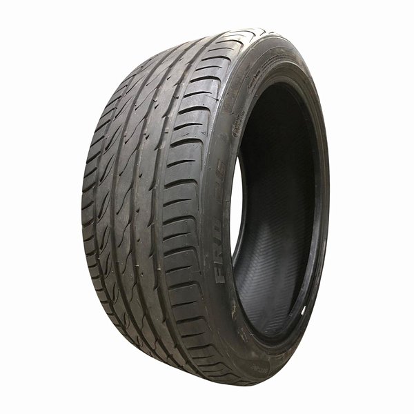 Par de Pneu Farroad FRD 26 ARO 19 235/45ZR19