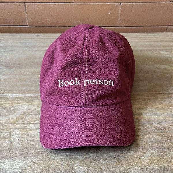 Boné Book Person vinho