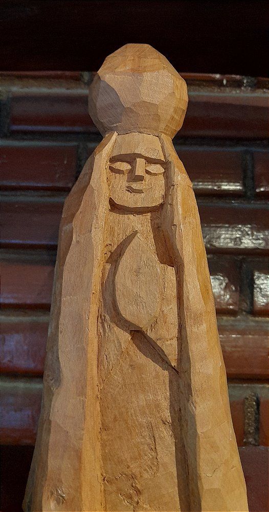 Escultura- Nossa Senhora em madeira