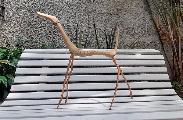 Escultura- Cachorro lobo em madeira