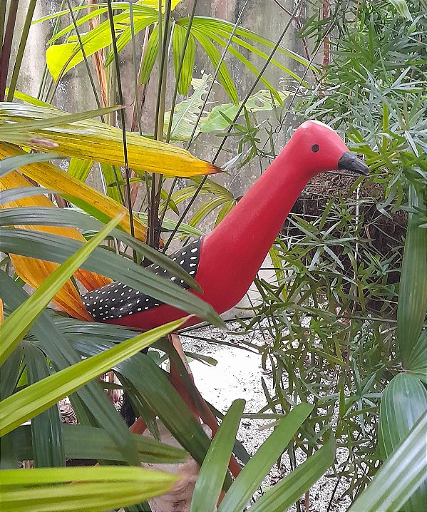 Escultura- Pássaro vermelho em madeira