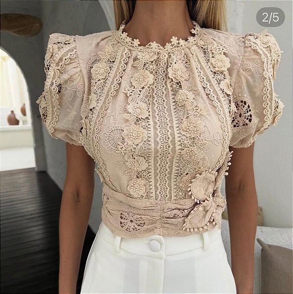 Cropped Laise Manguinha Flor