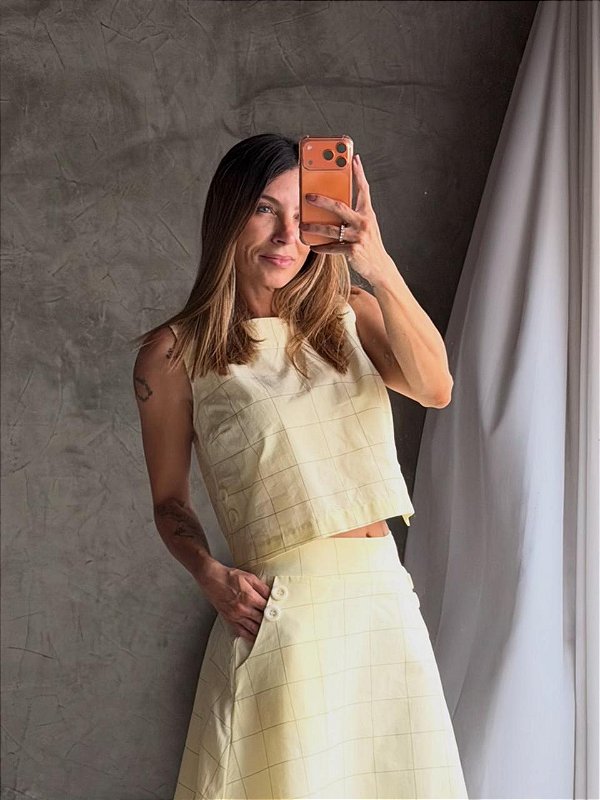 Cropped Amarelo Xadrez Botões