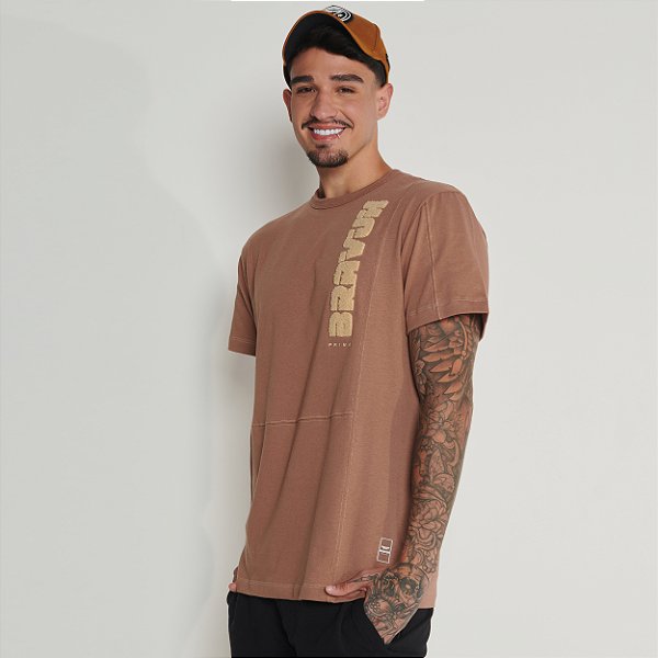 Camiseta Over Marrom Bordado Chenile
