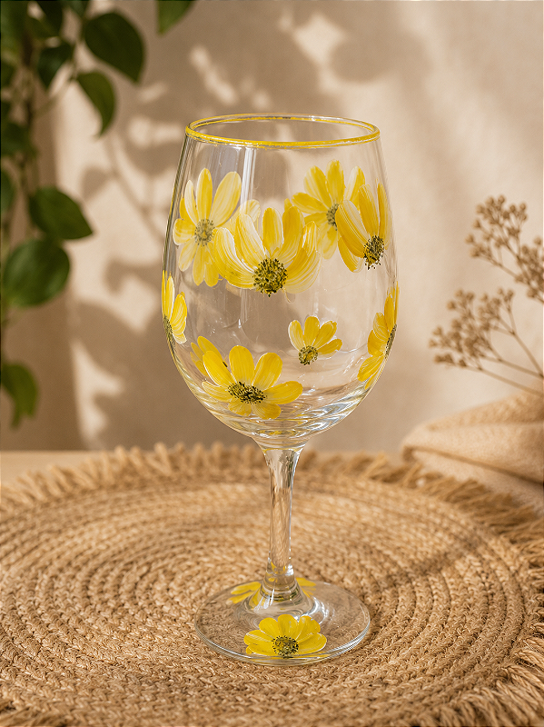 Taça Vinho Pétalas Amarelas