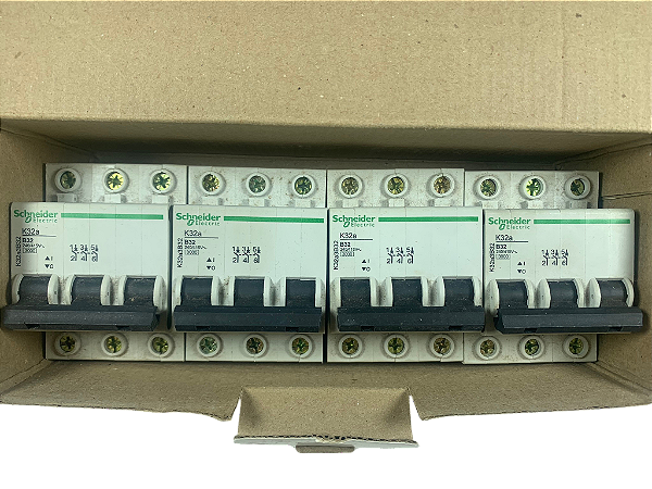 4 pçs Disjuntor tripolar 32A curva B K32A3B32 Schneider