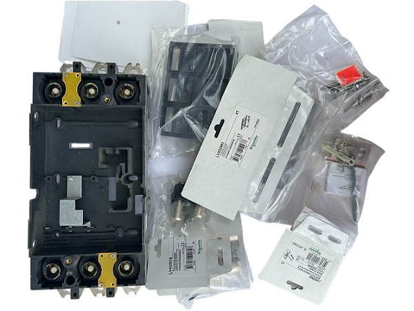 Kit base encaixável NSX400/630 3P LV432538 Schneider Electric