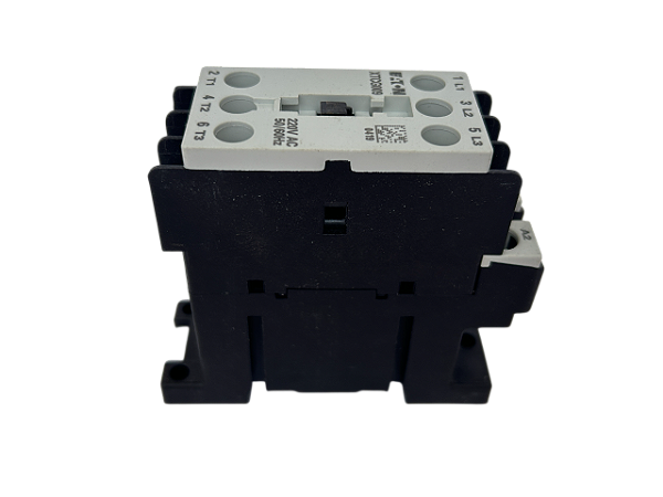 Contator tripolar 9A 220Vca XTCG009B00AO Eaton
