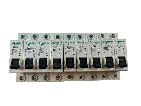 7 pçs K32A1C32 + 2 pçs K32A1B32 disjuntor monopolar 32A 3kA 240V Schneider