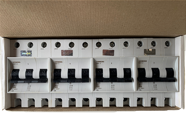4 pçs Disjuntor Tripolar 20A 3kA Curva C 3kA 5SX1 320-7 Siemens
