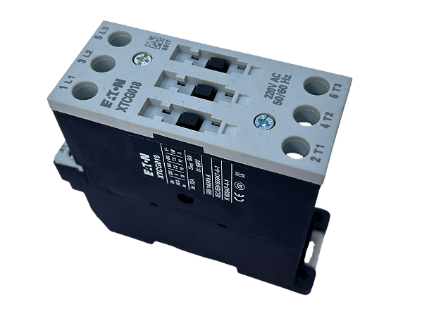 Contator tripolar 18A 220V XTCG018C00AO Eaton