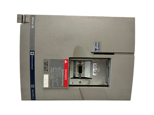 Inversor de frequência trifásico 7,8A 2CV/1,5KW 200-240VCA ATV58HU29M2 sem IHM Schneider Electric Usado