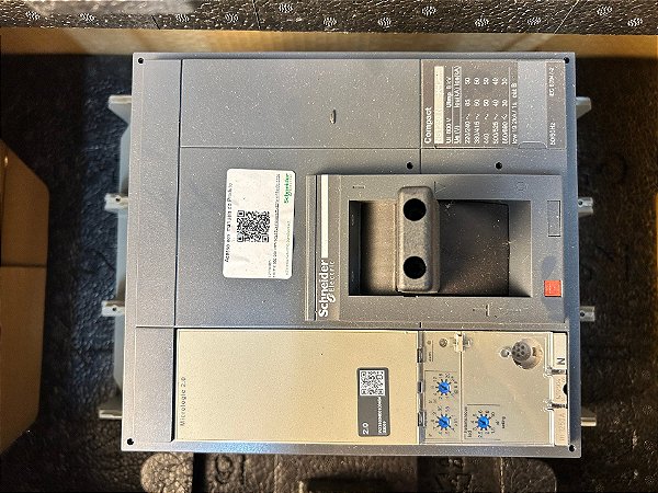 Disjuntor Tripolar 1250A Ns1250N+Micrologic 2.0 De004 Schneider