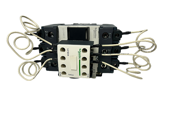 Contator tripolar para capacitor 63KVAR/400V 220VCA LC1DWK12M7 Schneider Electric