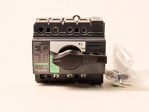 Interruptor tripolar 63A INS63 28902 Schneider Electric