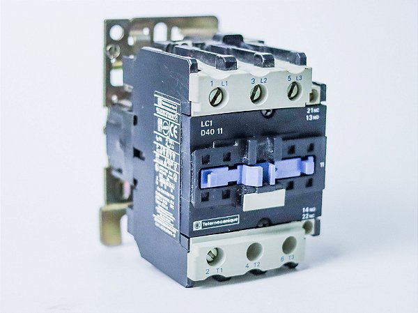 Contator tripolar 40A 220VCA 1NA+1NF LC1D4011M7 Schneider Electric sem embalagem