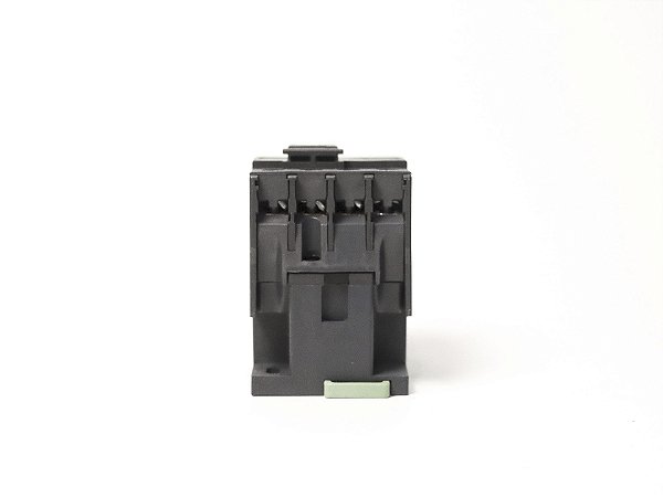 Contator tripolar 32A 24VCA 1NA LC1E3210B7 Schneider Electric