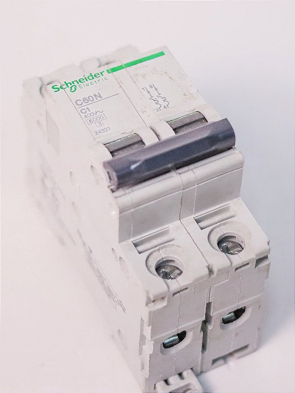 Disjuntor bipolar 1A curva C C60N 24331 Schneider Electric Usado