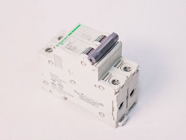Disjuntor bipolar 10A curva B C60N 24076 Schneider Electric Usado