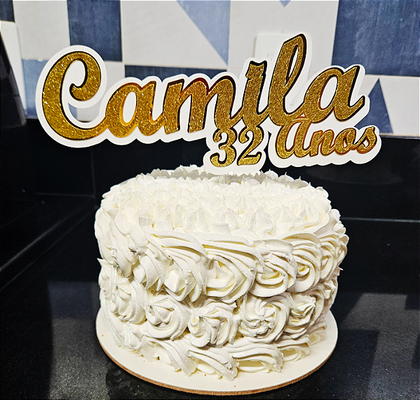 Topo de bolo em camadas Ouro