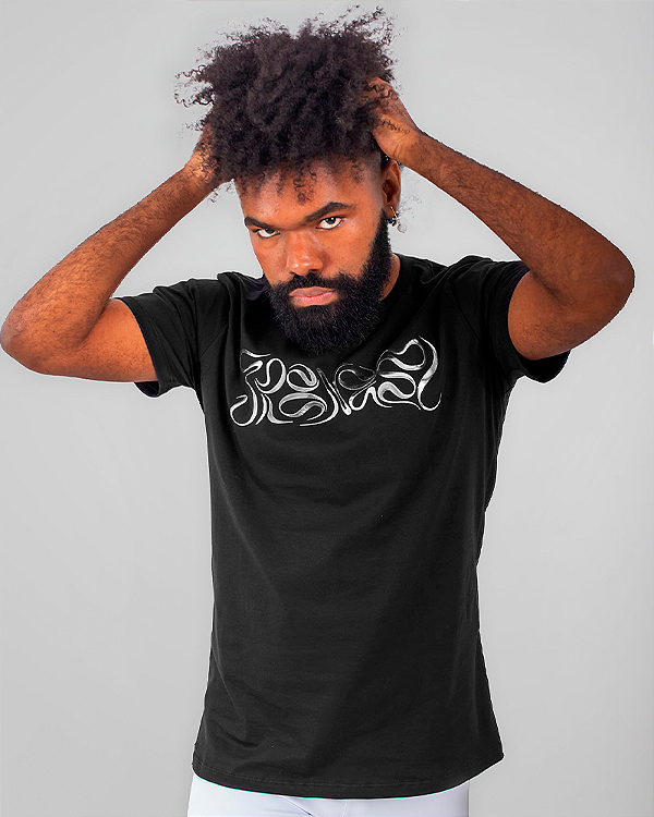 CAMISETA TRADICIONAL 100% ALGODÃO COM ESTAMPA METÁLICA - FRENESI