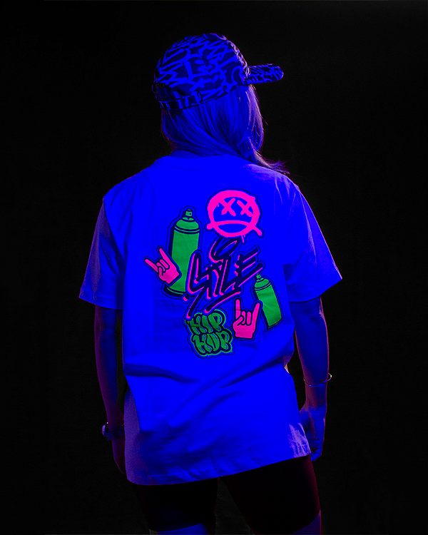 CAMISETA TRADICIONAL 100% ALGODÃO COM ESTAMPA NEON - STICKER
